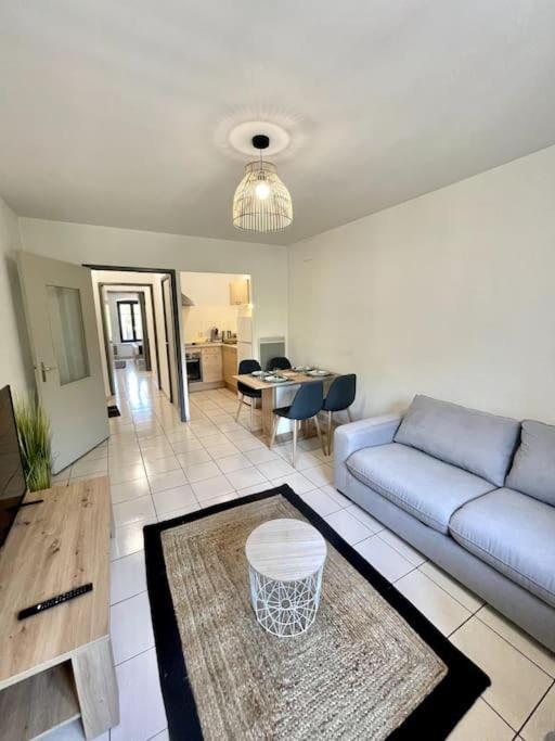 Varsovia/parking Privee/calme Apartment Carcassonne