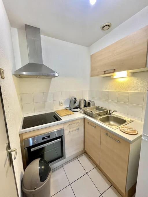 Varsovia/parking Privee/calme Apartment *